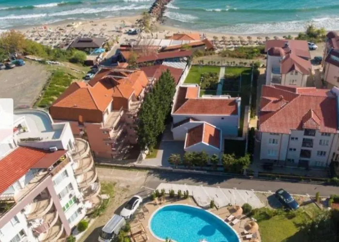 дани и мони Апартамент